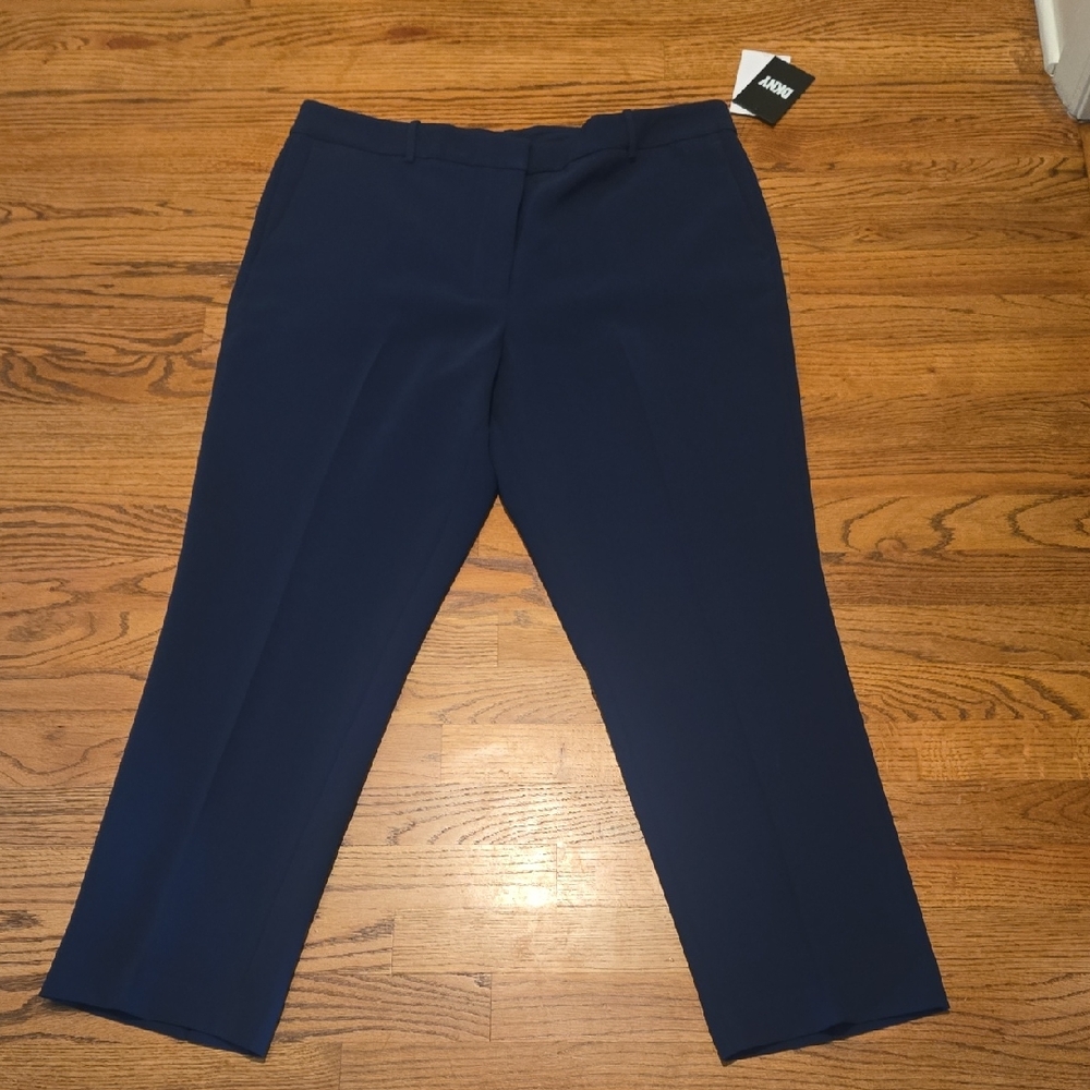 DKNY Women's Classic Blue Cropped Pants Size 14